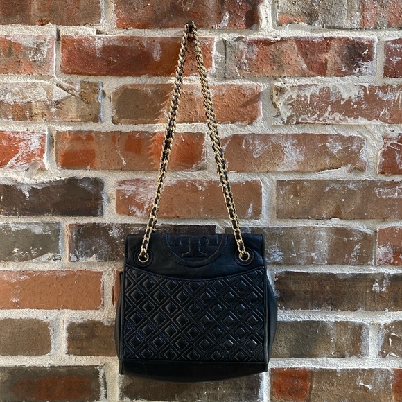 TORY BURCH Savannah Convertible Shoulder Bag - Black with Gold Chain - Picture 6 of 16